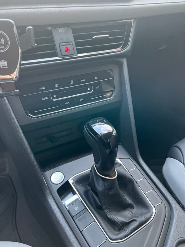 VW Taos